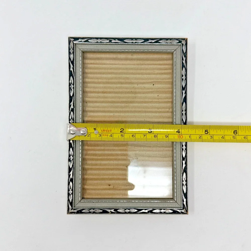 Vintage Wooden Picture Frame Floral Border Trim 6.25 x 4.25 Patented